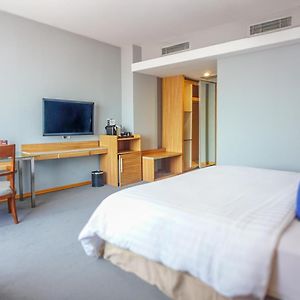 Kamar king executive